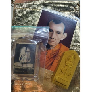 ล็อกเก็ตรูปหลวงพ่อรวย หลังสมเด็จรัศมี