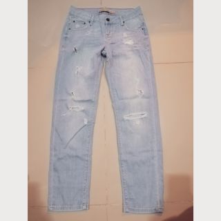 Zara TRF Jeans Premium Wash ยีนส์แต่งขาดสีซีด