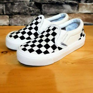 VANS รถตู้รองเท้าหมากรุกสลิปออนสําหรับเด็กหญิงและเด็กชายโรงเรียน