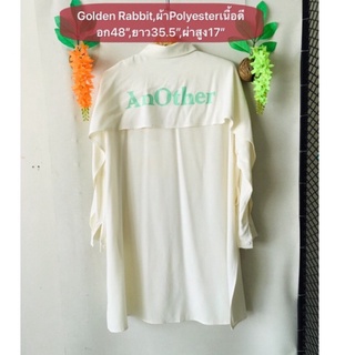 เสื้อเชิ้ต เสื้อคลุมยาว Golden Rabbit ผ้าPolyขาวครีม แขนและหลังมีระบายผ่าข้างทรงสวย งานค้างสต็อคญี่ปุ่น เคลียร์ขายมือสอง