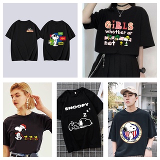 **พร้อมส่ง** เสื้อยืดแขนสั้น พิมพ์ลายการ์ตูน Snoopy น่ารัก พลัสไซซ์ แฟชั่นสําหรับผู้ชาย และผู้หญิง