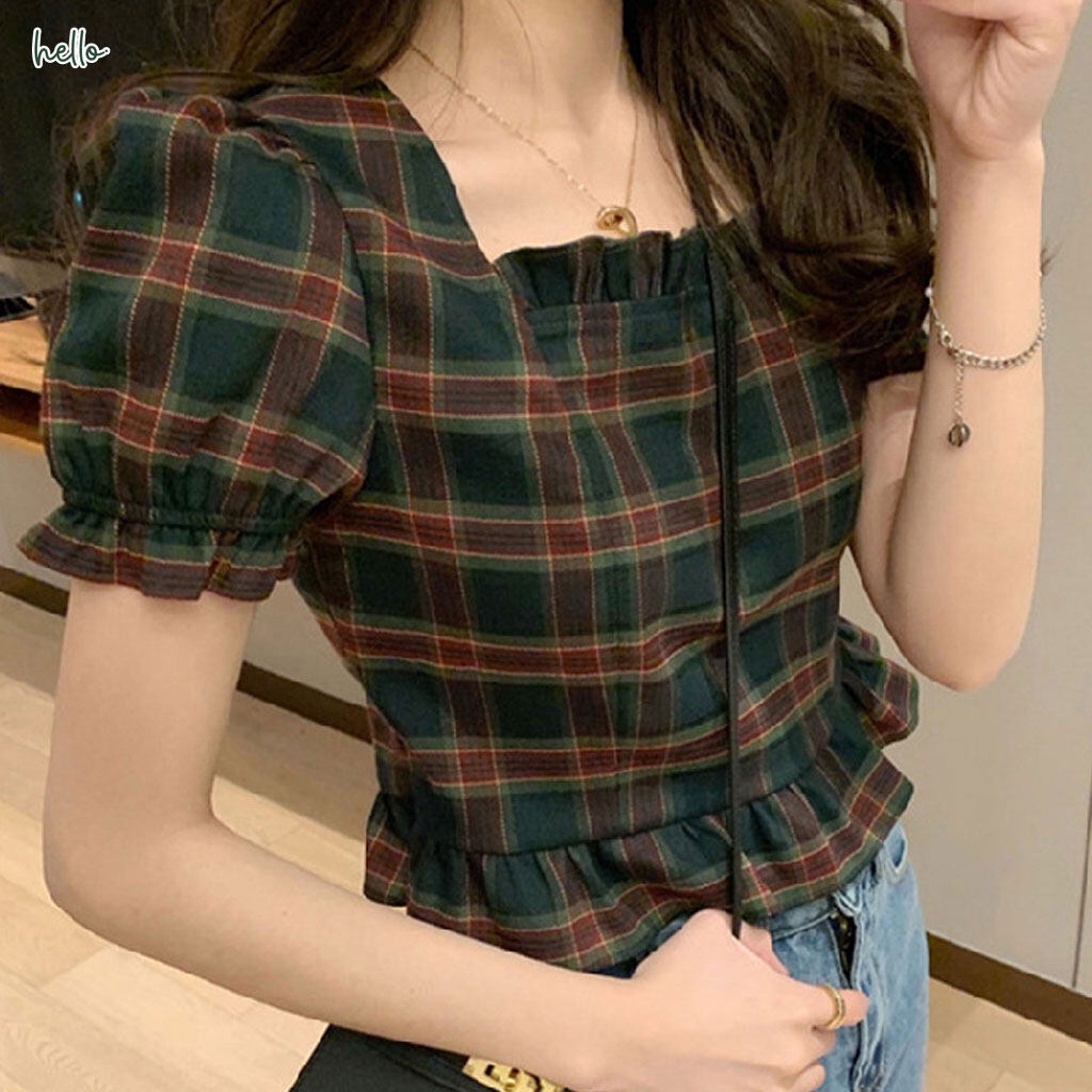 Hello - เสื้อแขนสั้น ชายเสื้อและแขน ระบาย ลายสก็อตฟ คอสี่เหลี่ยม [120]