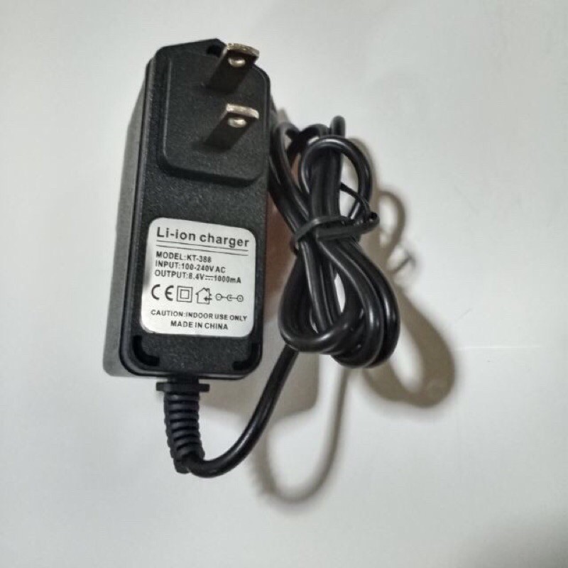 อแดปเตอร์ชาร์จแบต8.4V1A//2Aเลือกได้ (ชาร์จแบตเตอรี่7.4V)
