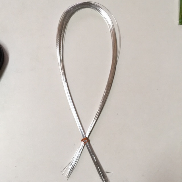 ลวดเงางานฝีมือ ยาวประมาณ 62 ซม. เบอร์ 24 สีเงิน จำนวน 50 เส้น