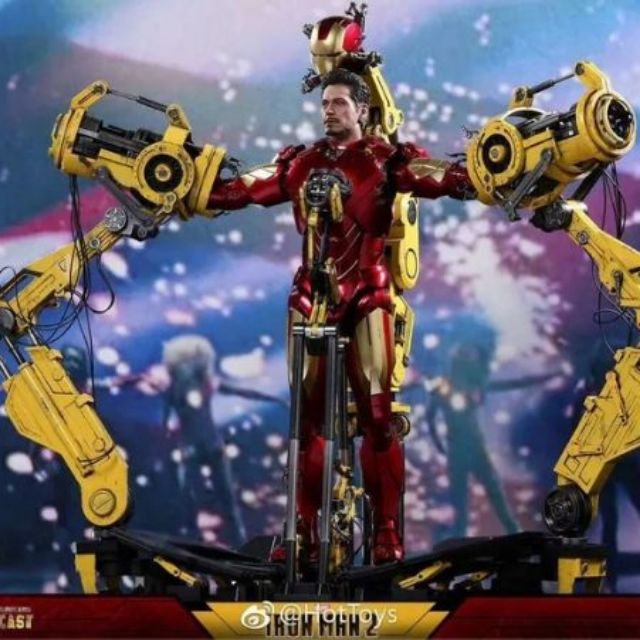 Hot Toys MMS462D22 Iron Man 2 Mark IV with Suit-Up Gantry 1/6th scale Diecast Collectible Figure