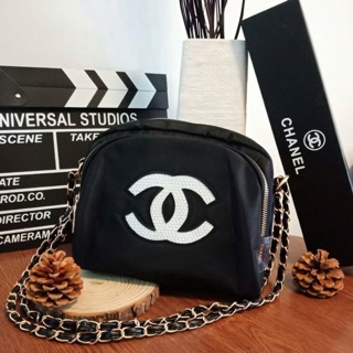 💯 รุ่นใหม่ล่าสุด !! Chanel Cosmetic Bag With Chain VIP Gift With Purchase 🍭