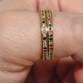 สีสัน Cubic Zirconia Eternity Band แหวนบาง Skinny Birthstone สีรุ ้ งรอบวงกลมแหวนนิ ้ ว