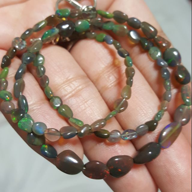 สร้อยคอโอปอลแท้ โอปอลดำ (Natural black opal beads necklace) ความยาวประมาณ 16"