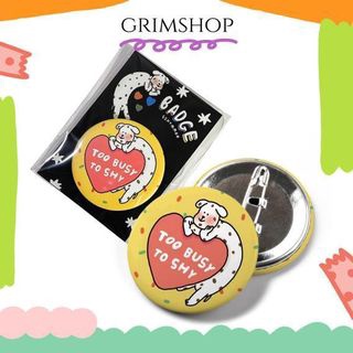ืNew! ใหม่ เข็มกลัดน้องหมา Too busy to shy น่ารักมาก ของแท้ มีชิ้นเดียวเท่านั้น พร้อมส่งทันทีไม่ต้องรอ มีเก็บเงินปลายทาง