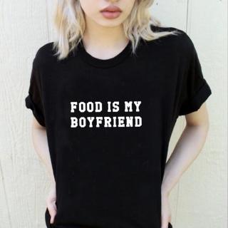 เสื้อยืดแขนสั้น พิมพ์ลายตัวอักษร Food Is My Boyfriend สีดํา สีขาว สําหรับผู้หญิง DW206