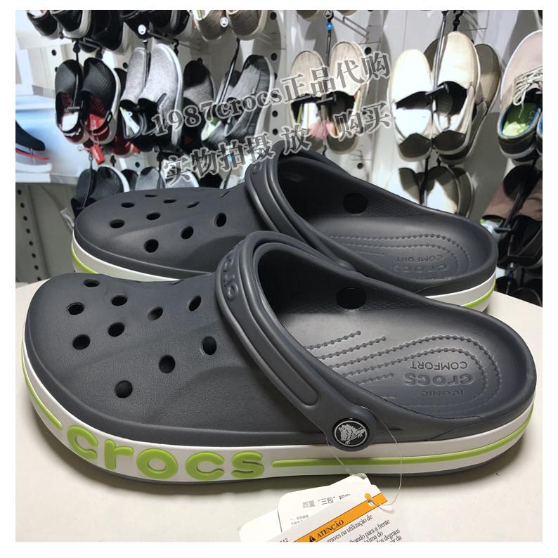 CROCS  ชายและหญิงรองเท้าชายหาดคู่รักรองเท้าแตะเย็น