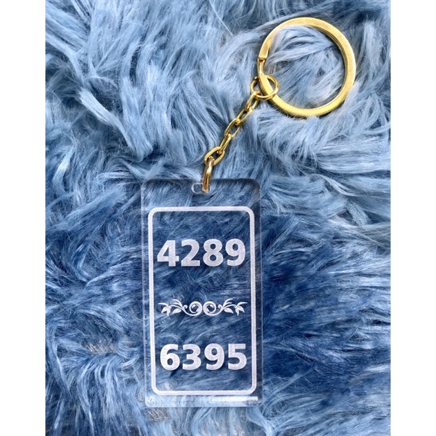 พวงกุญแจ พวงกุญแจเลขมงคล 4289 ทรงเหลี่ยม เลขมงคล ทำจากอะคริลิคใส หนา 5 มิล ตัวหนังสือพ่นทรายสีขาว ขน