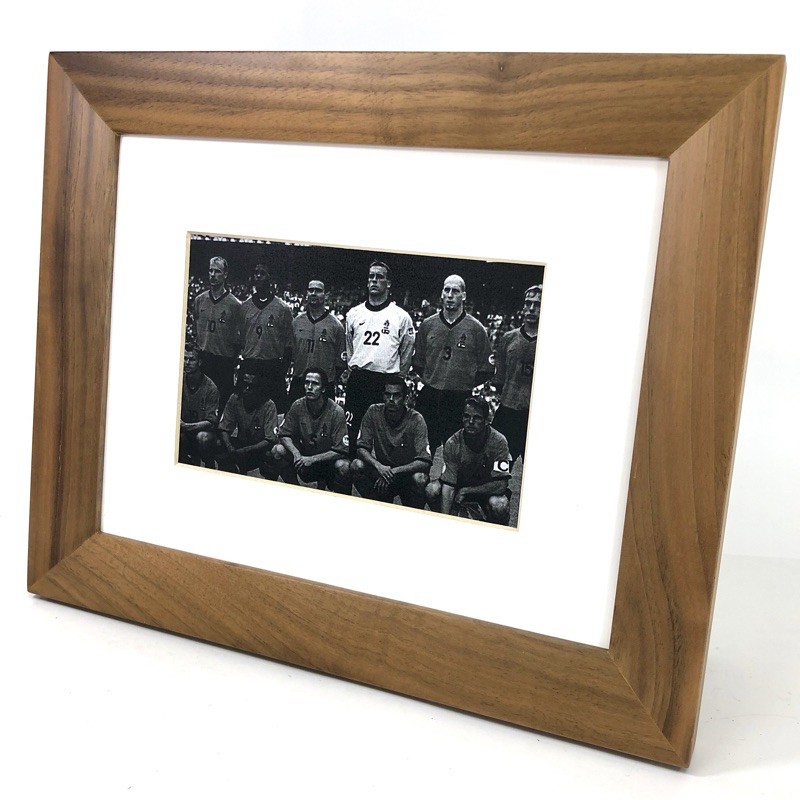 8x10" Holland World Cup Bergkamp ฮอลแลนด์ ฟุตบอลโลก Picture Frame Walnut Art