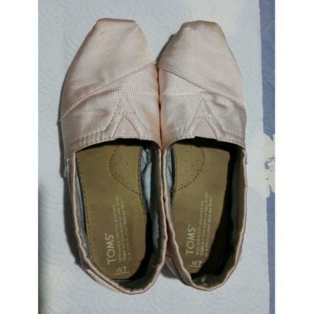 รองเท้าtoms w7