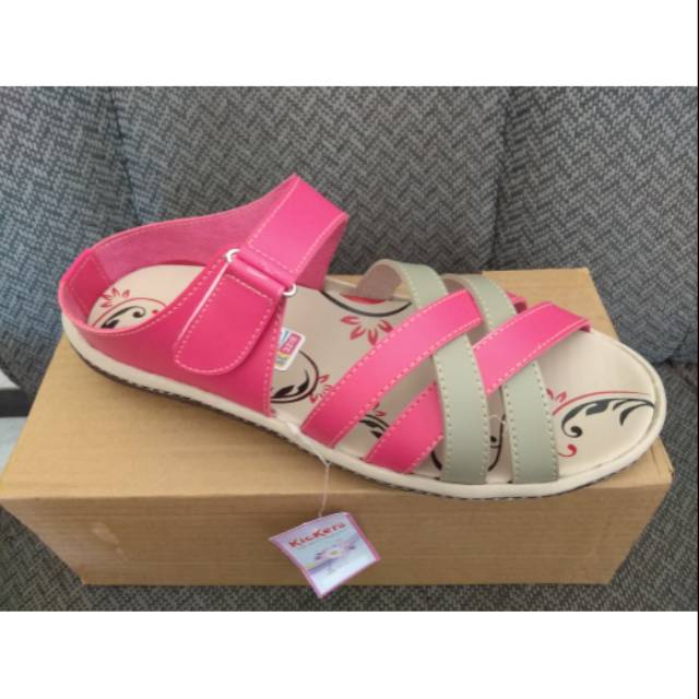 รองเท้าแตะ Kickers Brand (1 กิโลกรัม Much 2 ชิ้น)