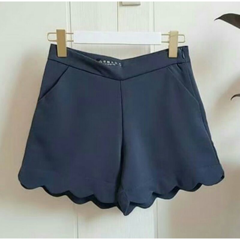 ขาสั้นผ้าฮานาโกะ ปลายขาหยัก Chloe สีเทาเข้ม จัดส่งทุกวัน โรงงานมาเอง! กางเกงขาสั้นแฟชั่น ชิคๆเก๋ๆ ใส่เที่ยวสบายๆ