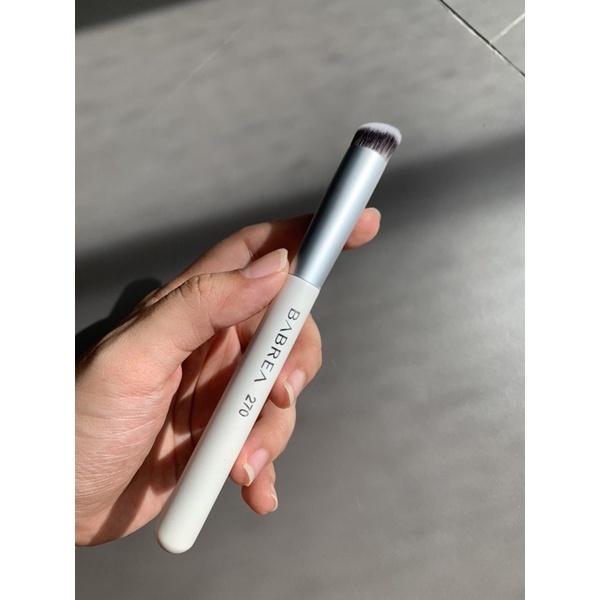 (2026)(พร้อมส่ง) แปรงลงคอนซีลเลอร์ด้ามสีขาว ขนนุ่มแน่น ไม่ทำให้เป็นคราบ ราคา ถูกที่สุด ดีลบีเคเค แกลเลอรีภาพที่ 9