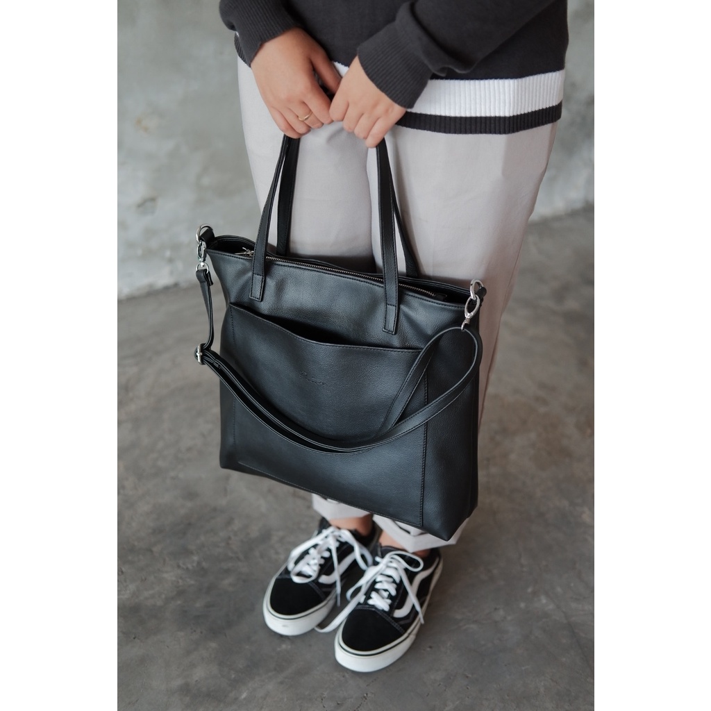GANIS TOTEBAG BLACK (PO ITEM SHIPPED 12 DECEMBER 2022)