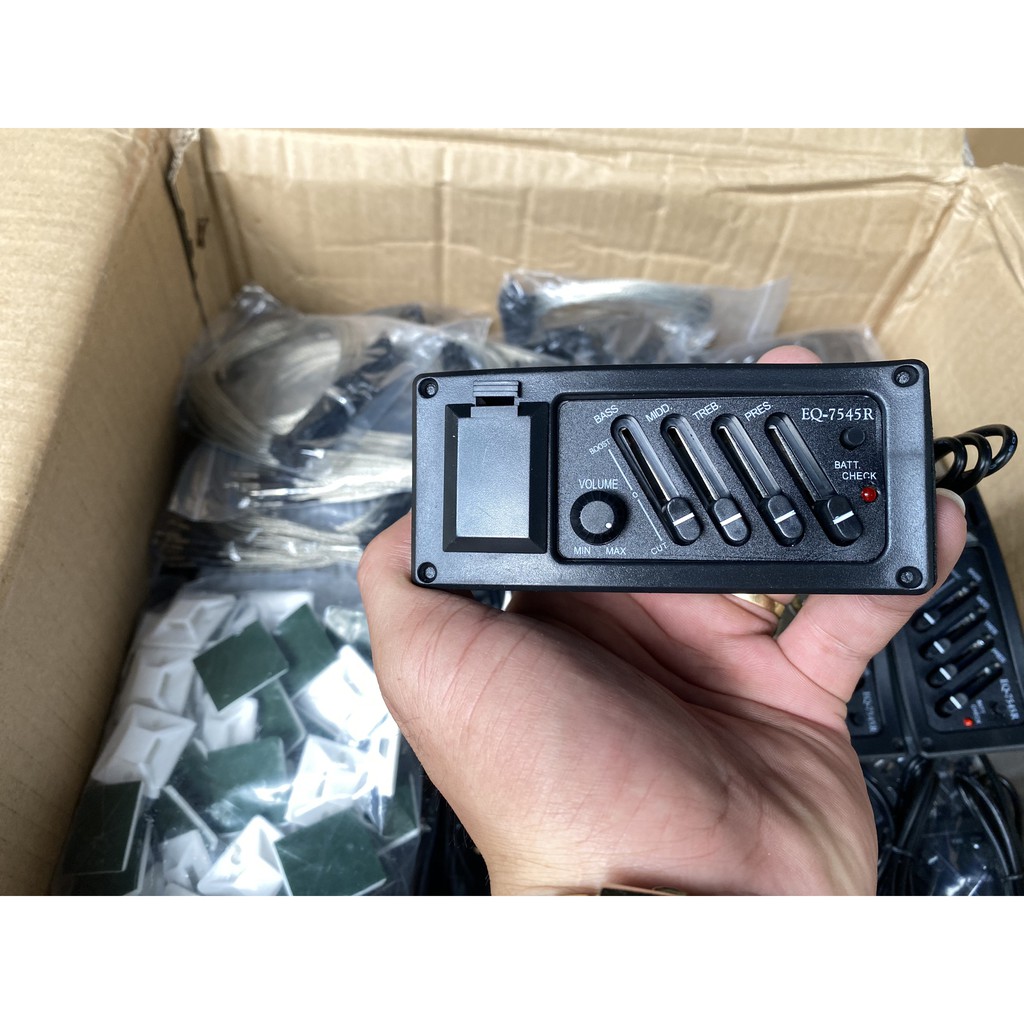 EQ 7545R สําหรับกีตาร์อะคูสติกและคลาสสิค