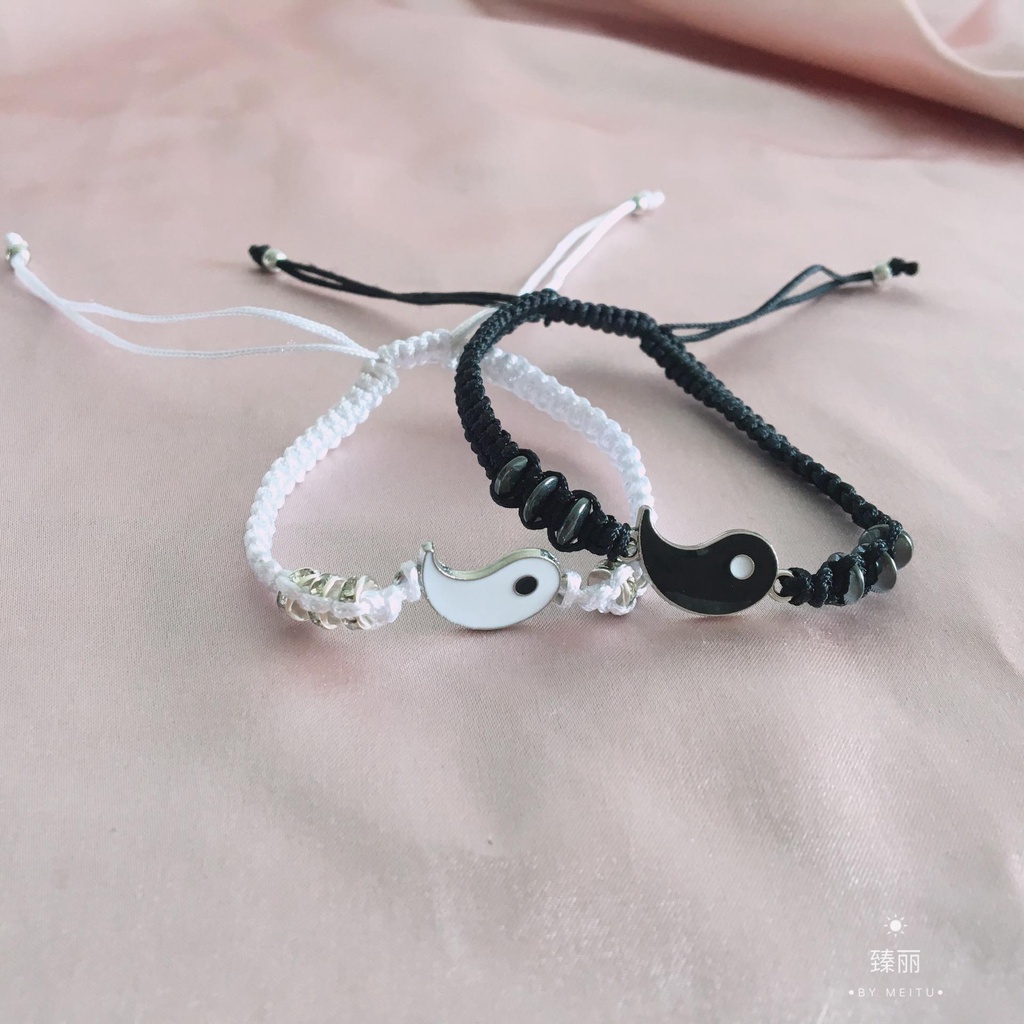 กำไลข้อมือ หยินหยาง เชือกถัก กำไลถัก ข้อมือ สร้อยข้อมือ สร้อยข้อมือคู่ ข้อมือคู่ ข้อมือขาวดำ ข้อมือเชือก ข้อมือถัก