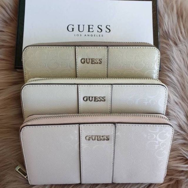กระเป๋าสตางค์ใบยาว Guess
