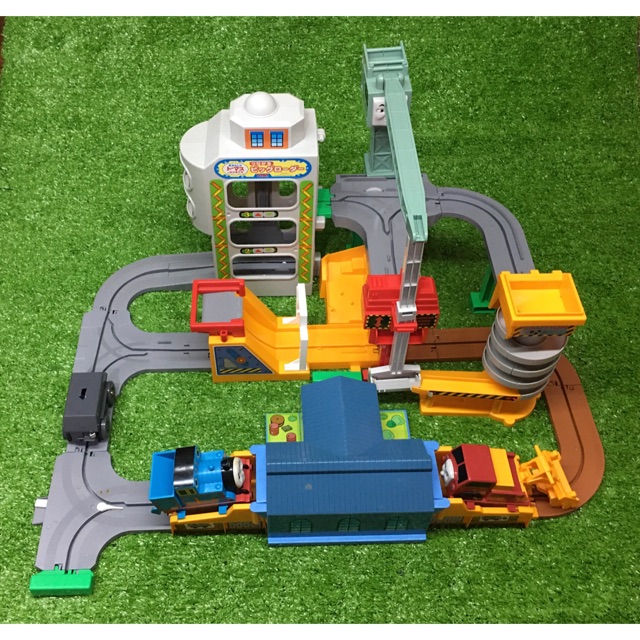 Thomas cheap big loader