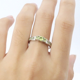 แหวนพลอย Peridot (เพอริดอท) R-PT0016-RH