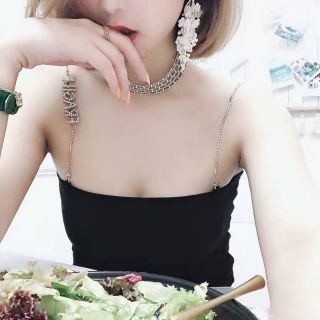 สายเดี่ยวเนื้อผ้ากำมะหยี่
