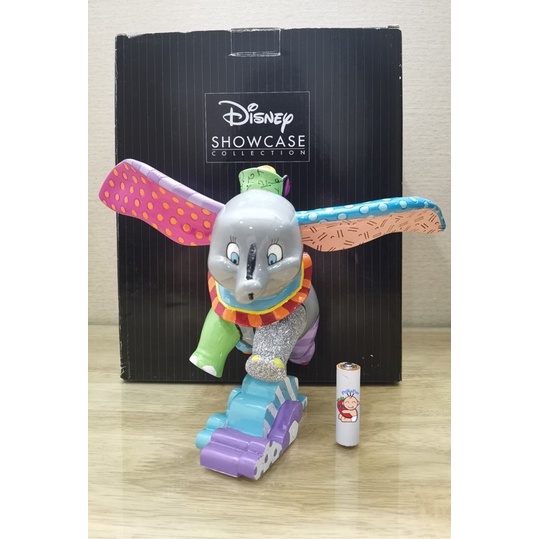 DISNEY Dumbo Showcase