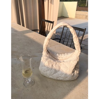[OVUNI] Quilted HOBO BAG - ผ้าซาติน สีไอวอรี่