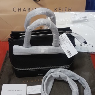 กระเป๋า Charles&amp;Keith แท้💯% งานshopไทย TWO-WAY ZIP STRUCTURED BAG CK2-31190004ซื้อเองใช้เอง อปก. ครบ