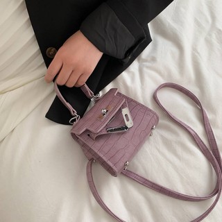 กระเป๋า พร้อมส่ง กระเป๋าจิ๋ว Texture all-match retro mini bag female  new female wild popular simple texture messeng