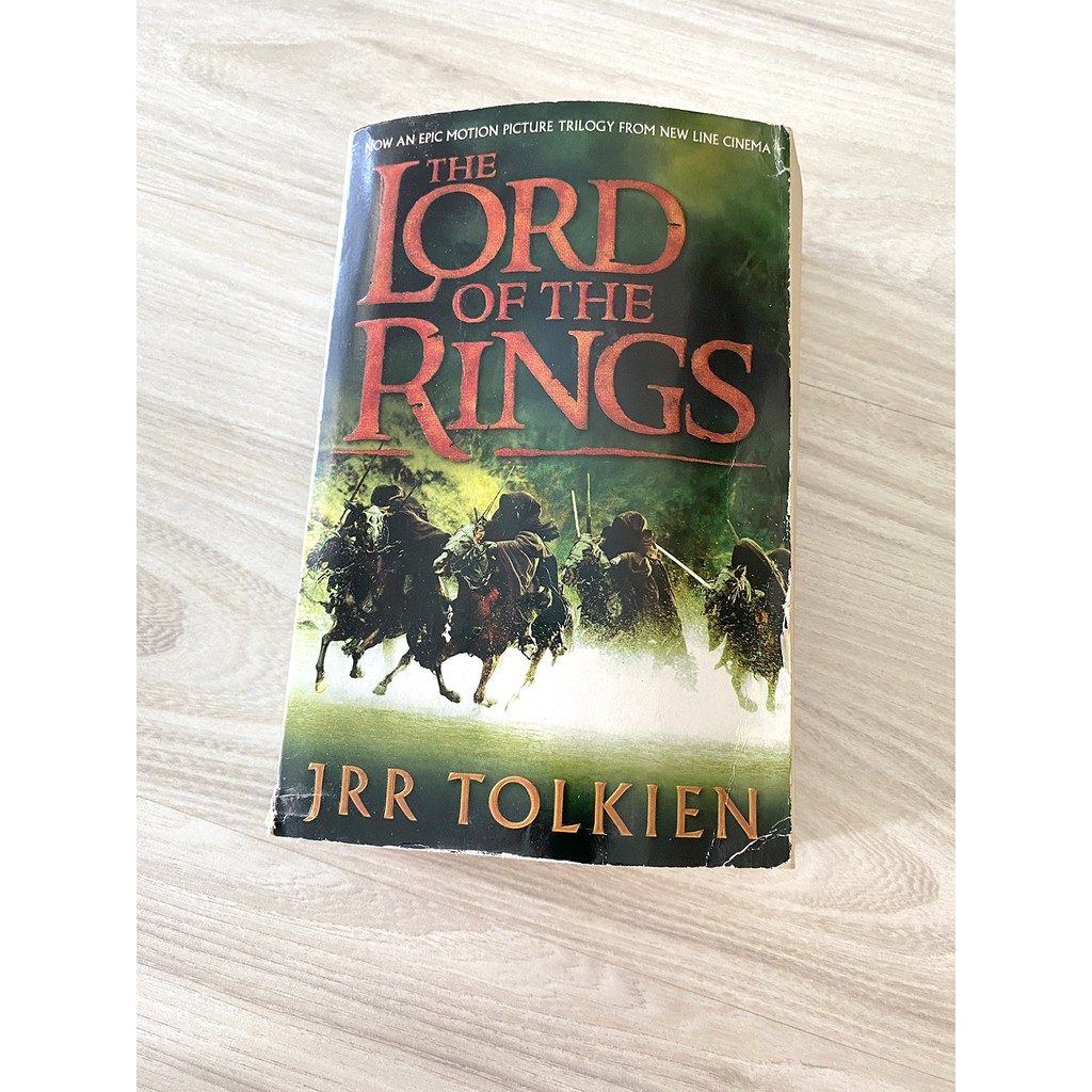 3-in-1 หนังสือนิยายแฟนตาซี Lord of the Rings โดย JRR Tolkien