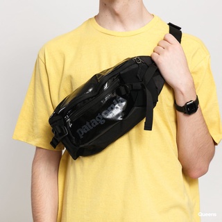 patagonia black hole waist pack 5l กระเป๋าคาดอก กันน้ำออกกำลังกาย