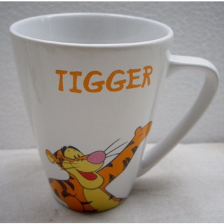 Pladao Ceramic แก้วกาแฟ มัค Tigger Say Hi พื้นขาว oz.