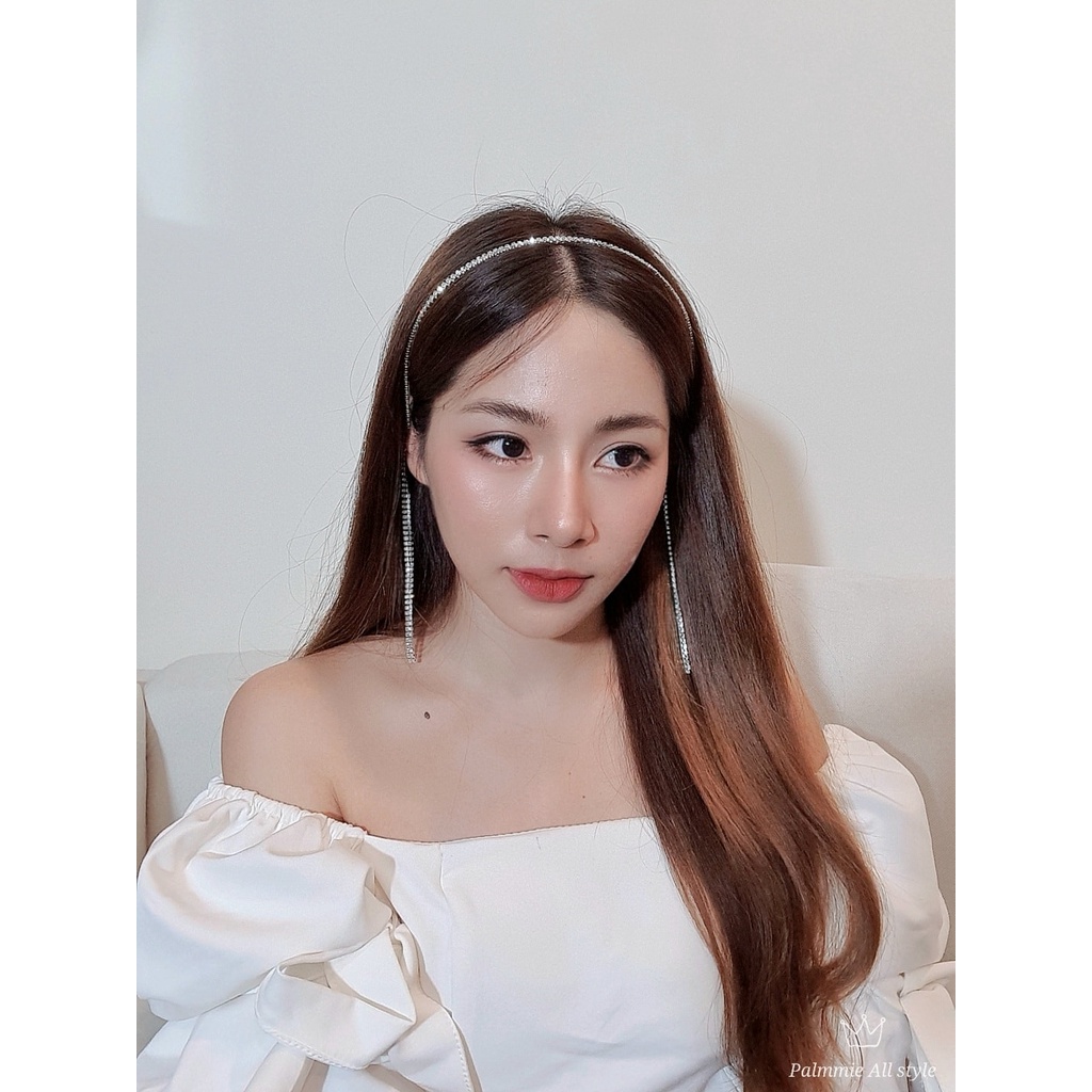 ที่คาดผมแฟชั่น ที่คาดผมเพชร​คริสตัล เป็นแบบ​ 3​ แถว​ มีคริสตัลห้อยลงมา​ ไม่เล็กค่ะ น่ารักมาก
