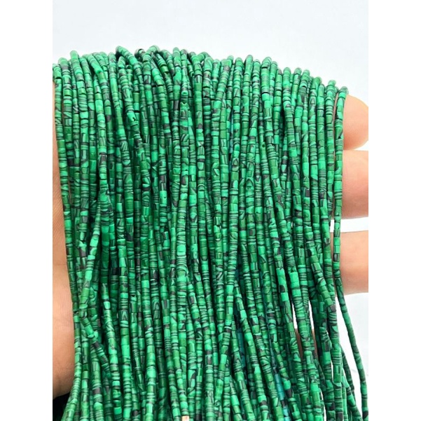 หินฮาวไลท์ สีเขียว 1 เส้น เม็ดขนาด 2.2 มม. อะไหล่ร้อยเครื่องประดับ อะไหล่ร้อยสร้อย Green Howlite Tiny Tube Heishi Beads