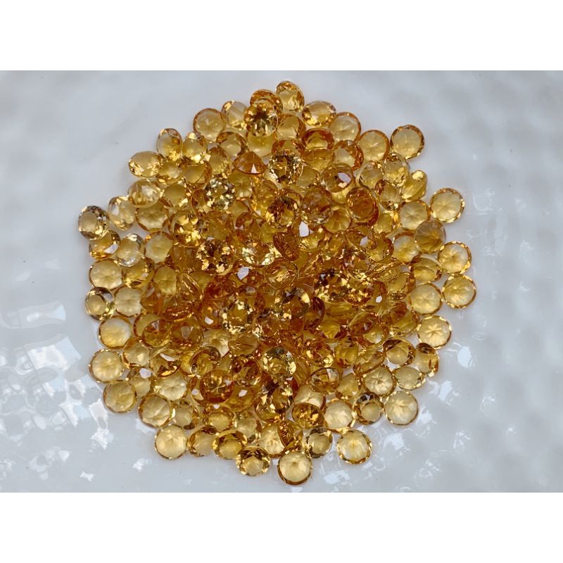 3.5mm. พลอยซิทรินสีเหลืองทองกลมเจียรเหลี่ยม ราคากะรัตละ 70฿