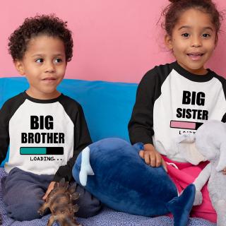 เสื้อยืดแขนยาว แบบนิ่ม พิมพ์ลาย Big Brother sister Loading Anoucement สําหรับครอบครัว และเด็กผู้ชาย และผู้หญิง
