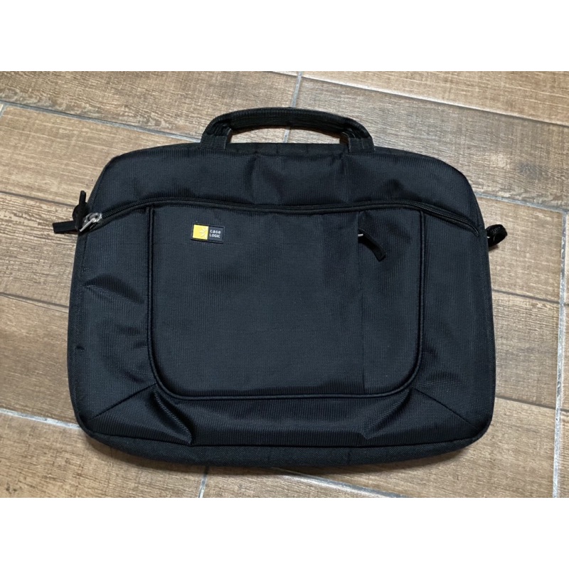 กระเป๋าหิ้วโน๊ตบุ๊ค CASE LOGIC