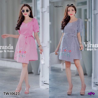 TwinsShopVip💗พร้อมส่ง TW10623 เดรสแขนตุ๊กตาลายสก๊อตกระโปรงป้ายหน้า