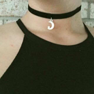 Velvet choker with Tiny charm