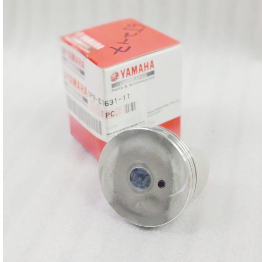 AT135LC PISTON 5PO-E1631-11