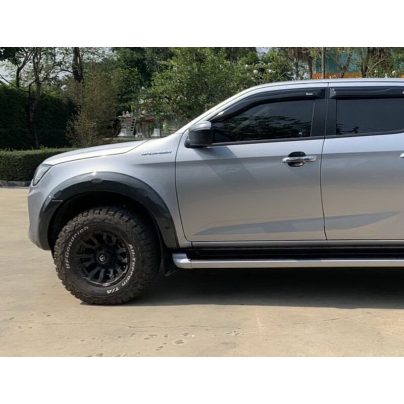 คิ้วล้อแบบทรงห้าง vcross Isuzu D-max 2020-2023 V-cross Style Fenders