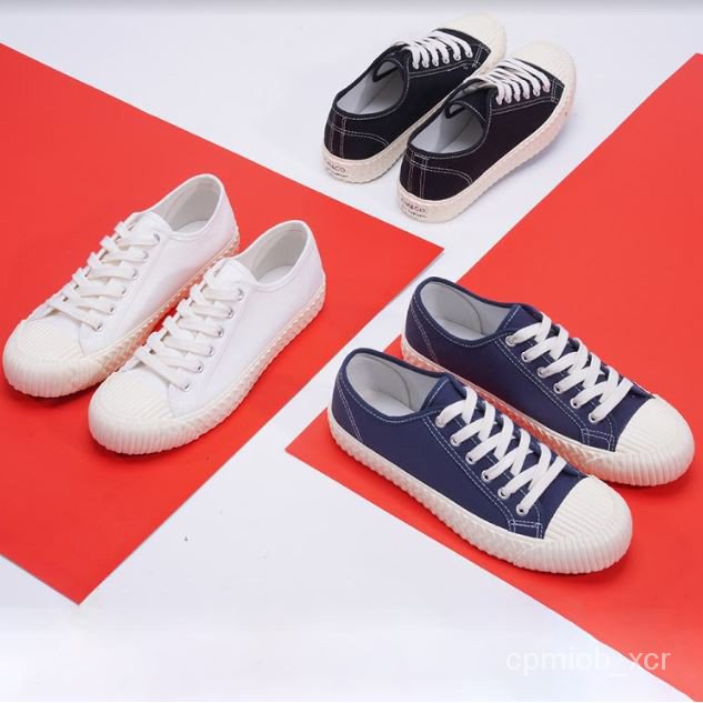 ฟรีค่าส่ง  Kim&Co. รองเท้าผู้ชาย รองเท้าผ้าใบ รุ่น KF005M มี 4 สี EzHH