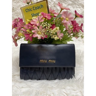 ส่งต่อ กระเป๋าสตางค์Miu Miu สีกรม หนังแกะ