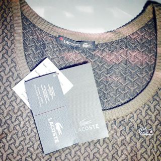 เสื้อกั๊ก Lacoste ของใหม่มีป้ายมือ 1 ขายถูกมากมีตัวเดียวเท่านั้น สีเทา