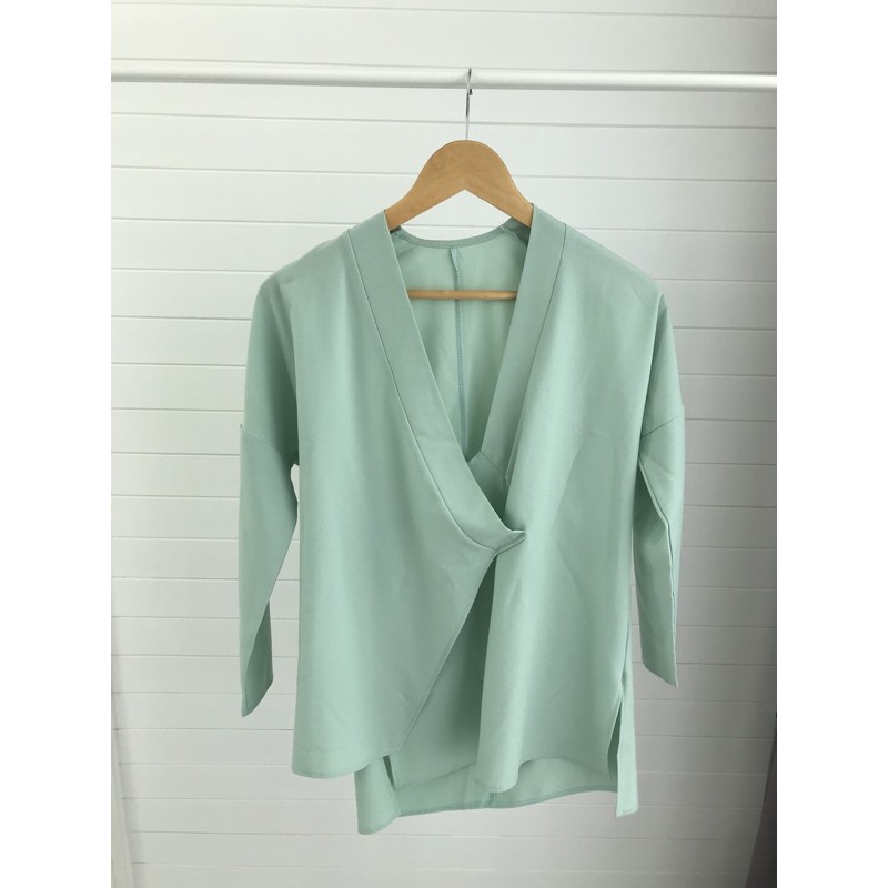 tshoppp asymetric shirt  เสื้อเชิ้ตทรงไขว้หน้า สไตล์เกาหลี สีเขียวมิ้นท์