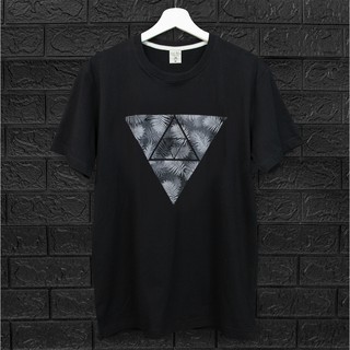 octo TOKYO/T-Shirt/Triangle(O015)/เสื้อผ้า/เสื้อผ้าผู้ชาย/เสื้อผ้าผู้หญิง/เสื้อยืดคอกลม/เสื้อแขนสั่น/Cotton100%/ผ้าฝ้าย