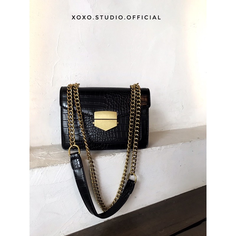 กระเป๋า Ella  Crossbody  Bag